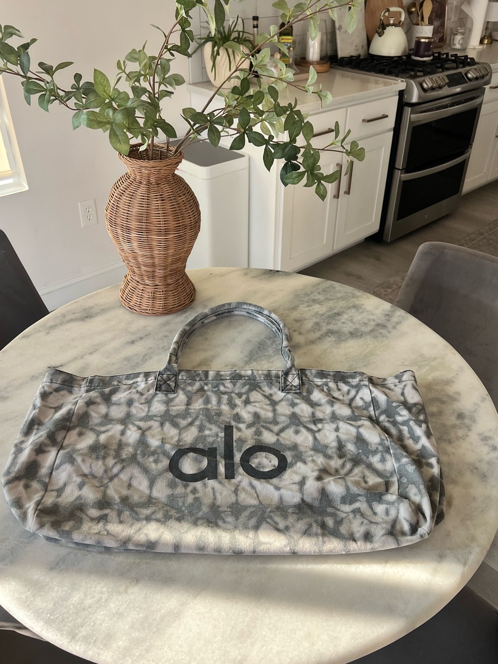 Alo Yoga bag